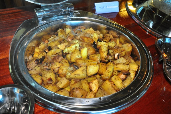 Sunday Buffet at Bay Lodge